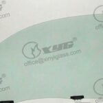 RH FRONT DOOR GLASS W/FITT GREEN
